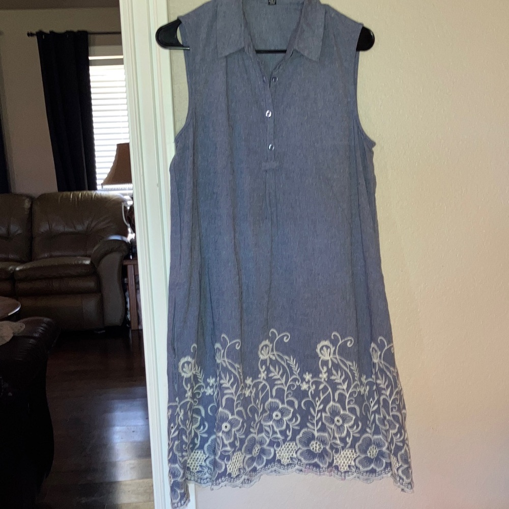 Joss Like New heather Blue Sleeveless Collared Tunic with Embroidery 8